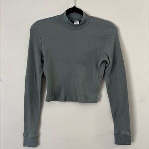 TNA by Artizia Light Green Cropped Ribbed Knit Top
Sz M